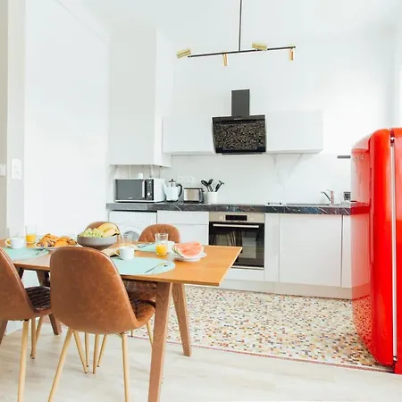 Sandy - 2 Bedrooms Apartment